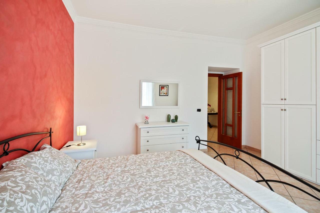 Central Balcony Apartment Catánia Buitenkant foto